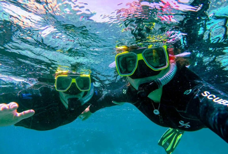 roatan snorkeling spots roatan snorkeling spots