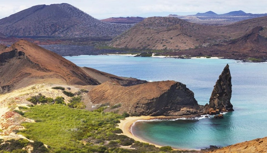 avoid Galapagos crowds
