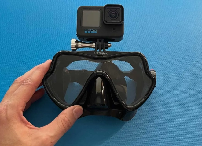 how to clear a flooded mask