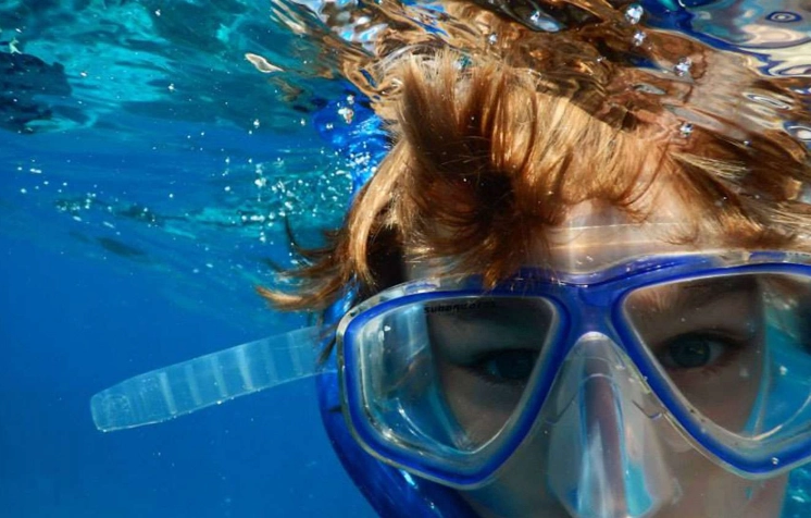 child snorkeling safety