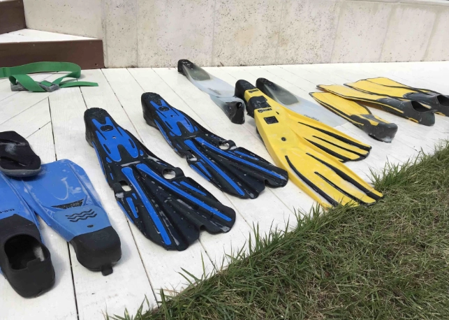 how to clean snorkel gear