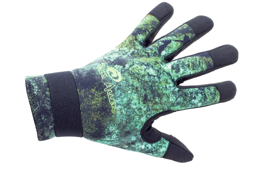 how to choose spearfishing gloves