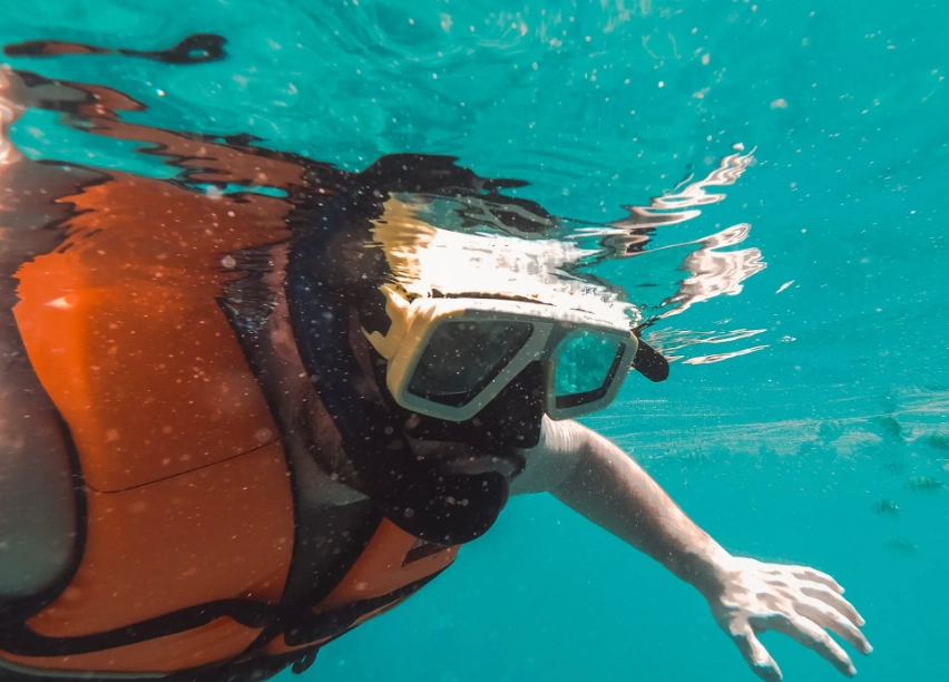 snorkel vest buoyancy